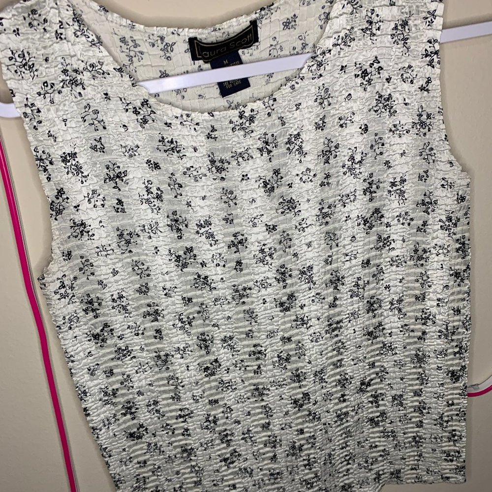 VINTAGE LAURA SCOTT FLOWER WRINKLE MATERIAL SIZE MEDIUM